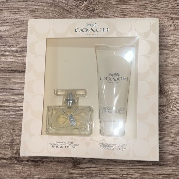 Coach Accessories - Coach -brand new boxed gift set Signature EDP